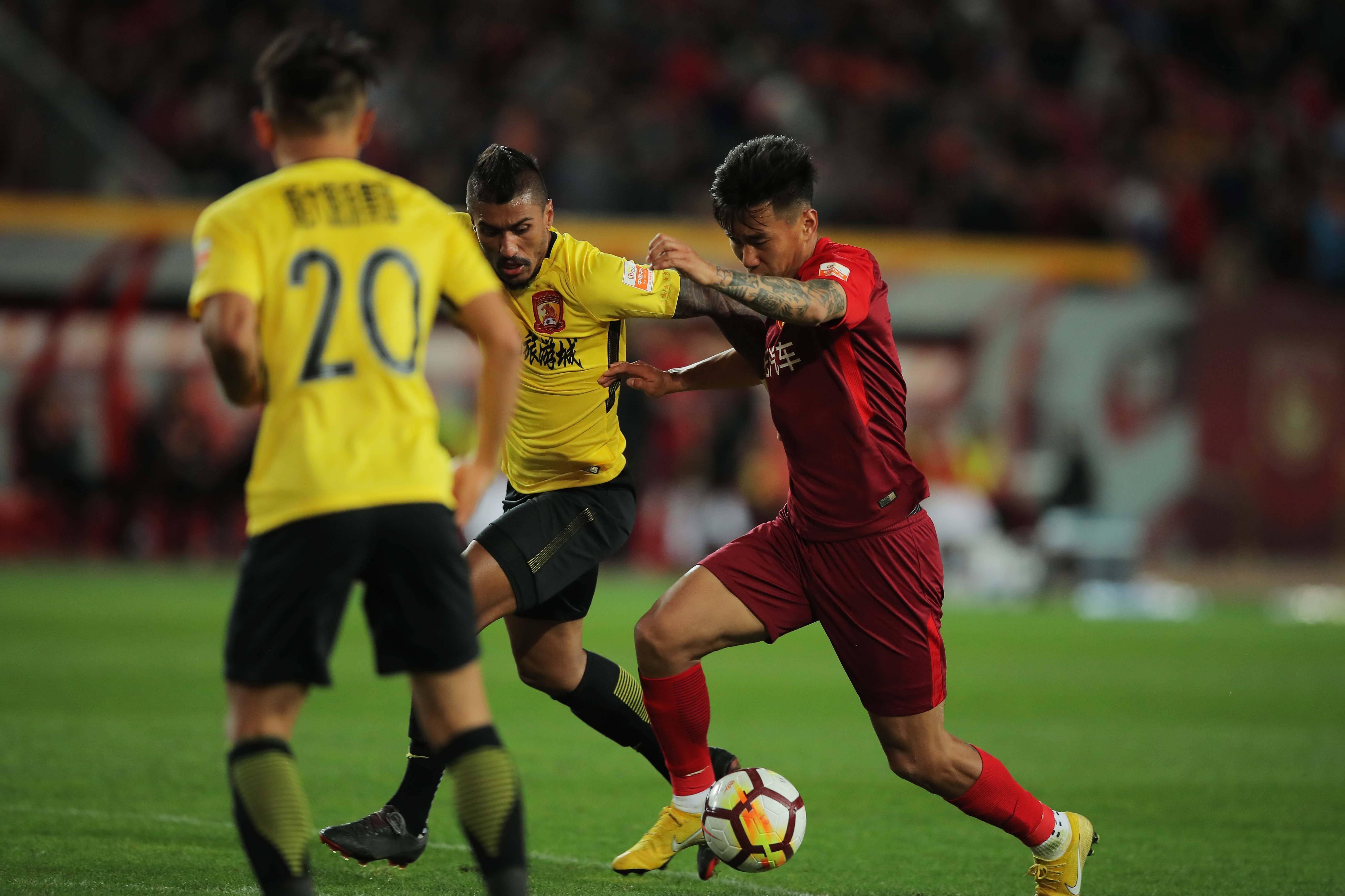 九游游戏-冲刺阶段突围战来临，斯图加特围绕中超豪取连胜，赛场秩序良好，临场指挥获称赞的简单介绍